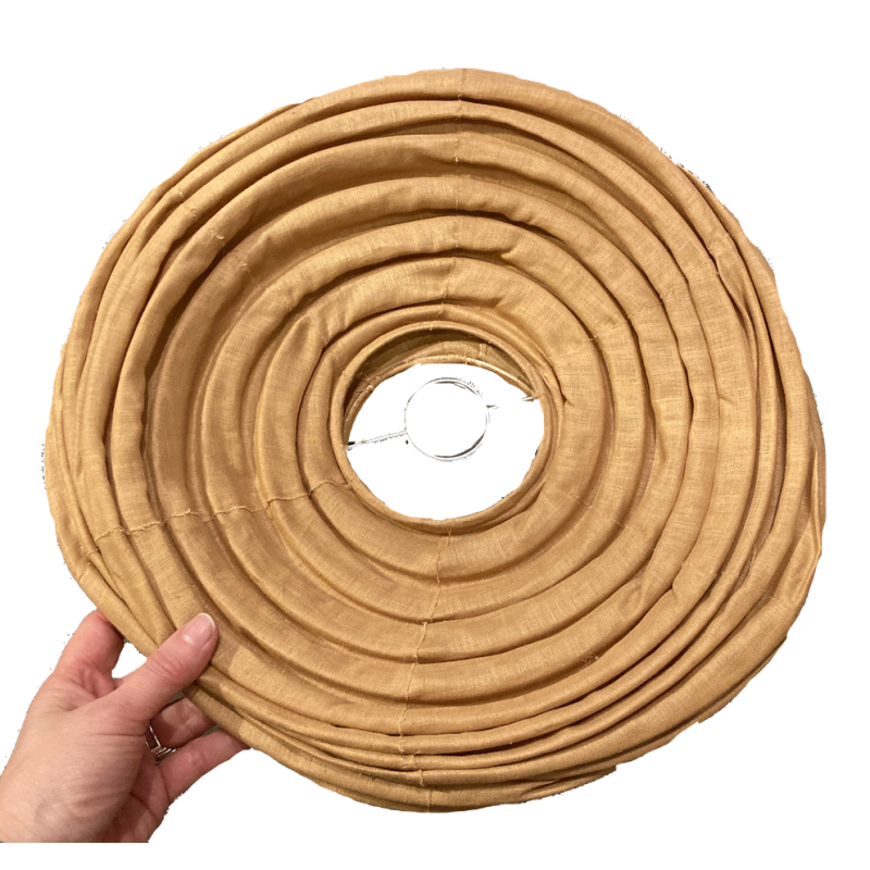 De linnen lampenkap Liv caramel S