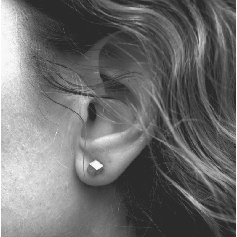 Gold plated Stud Tulip 