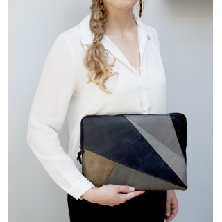 Leren laptophoes Lucas patchwork natural voor de Apple 16 inch Leren laptophoes Lucas patchwork natural voor de Apple 16 inch