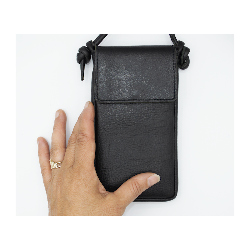 Leren iPhone 6 hoes Nigela | Leren hoes voor je iPhone met hengsel Leren iPhone 6 hoes Nigela | Leren hoes voor je iPhone met hengsel